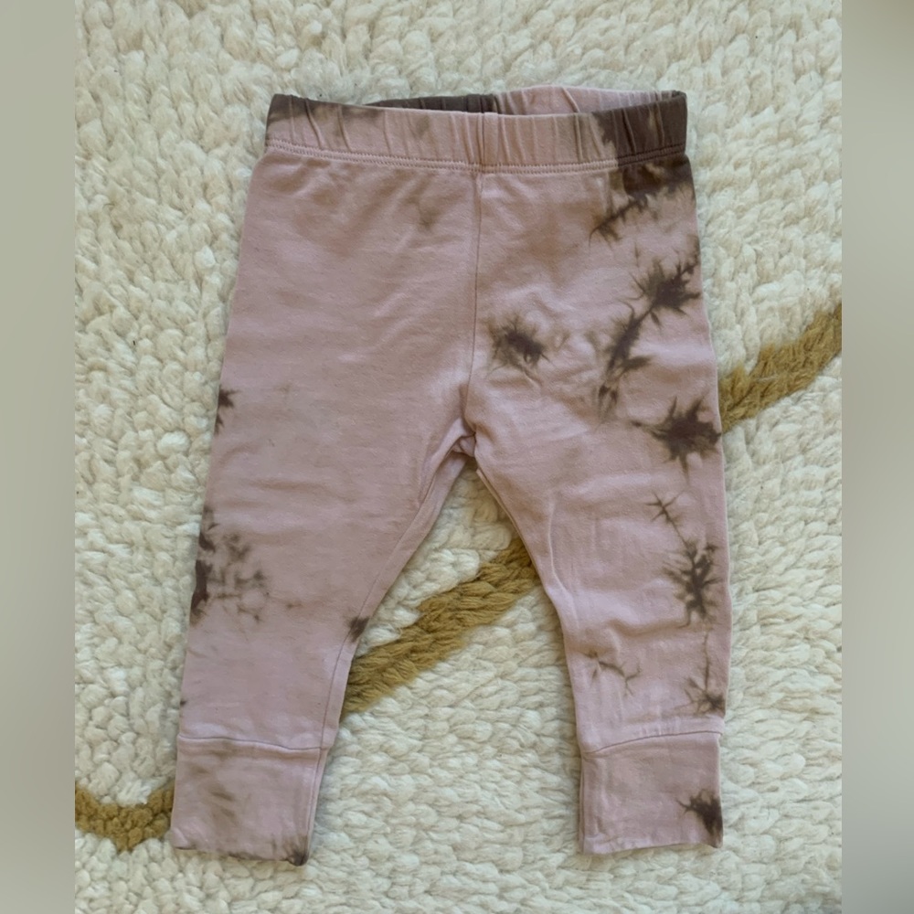 Blush tie-dye legging from The Simple Folk